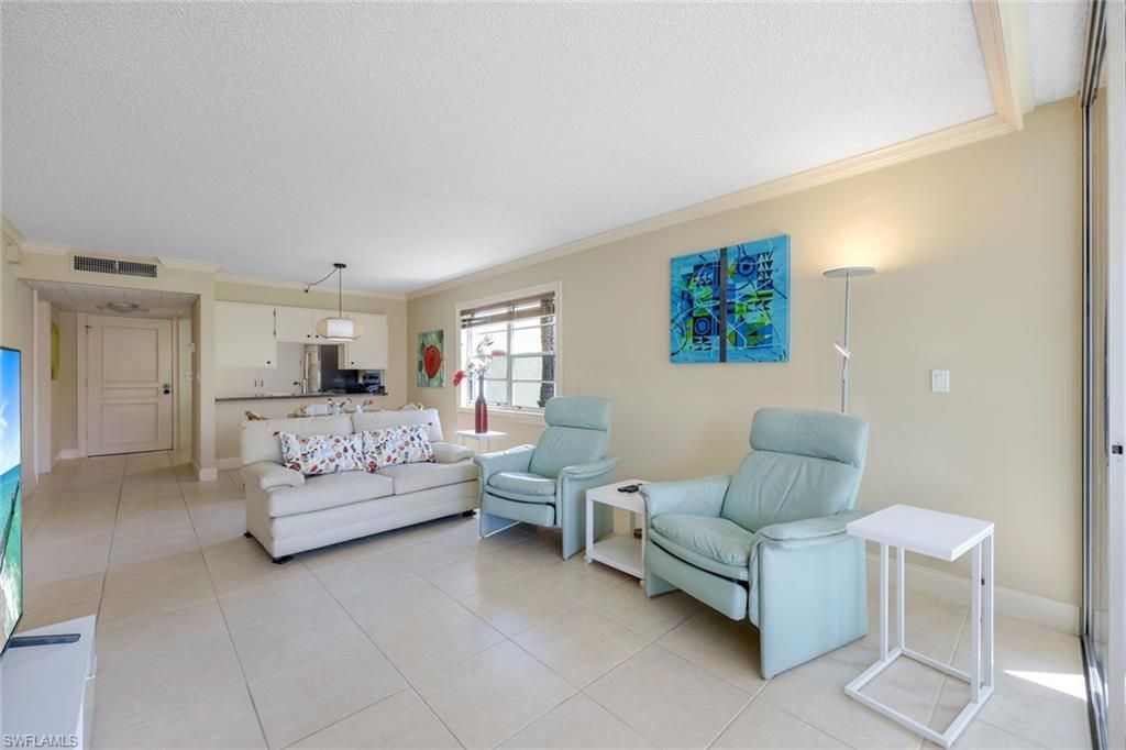 1057 Forest Lakes Dr, Unit 209, Naples, FL 34105 Photo