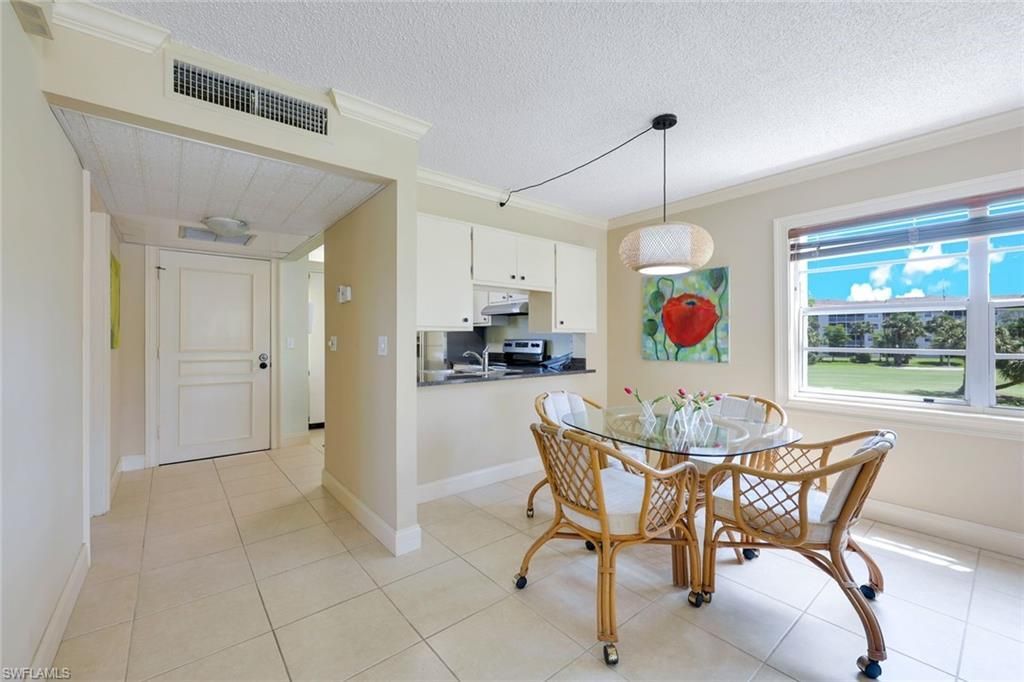1057 Forest Lakes Dr, Unit 209, Naples, FL 34105 Photo