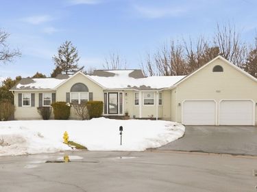 103 Cadenza Lane, Liverpool, NY 13088