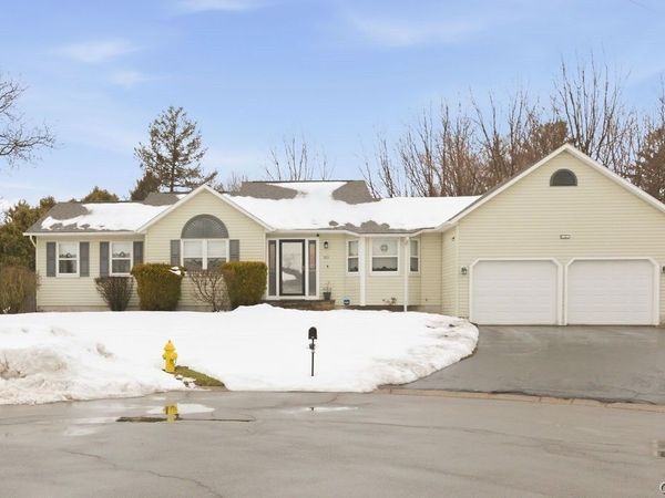 103 Cadenza Lane, Liverpool, NY 13088