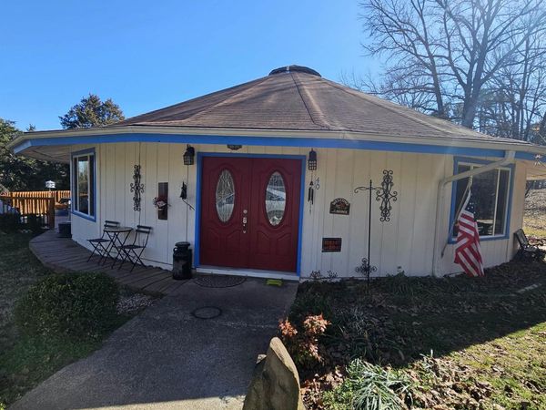 40 E Pless Place, Russellville, AR 72802