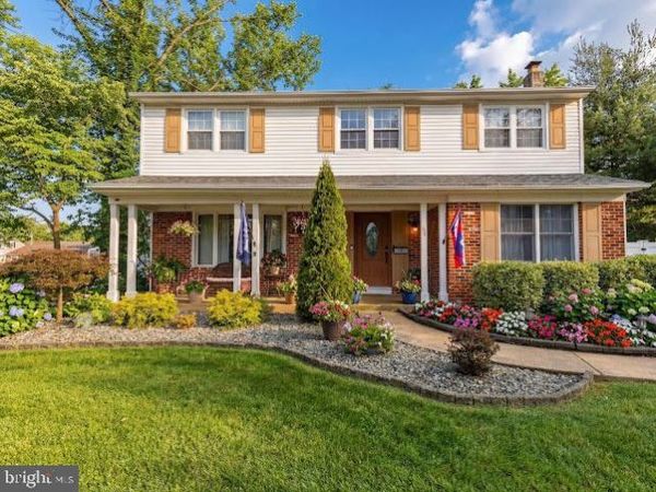 806 MARLBOROUGH AVENUE, BLACKWOOD, NJ 08012