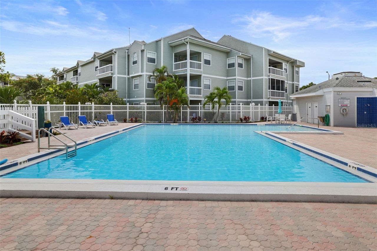 6826 Stones Throw Circle N, Unit 11107, Saint Petersburg, FL 33710 Photo
