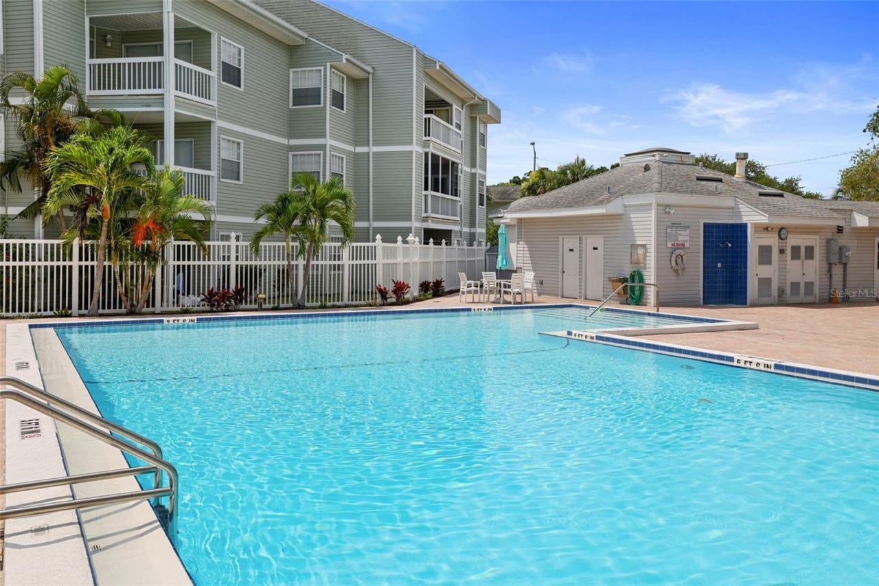 6826 Stones Throw Circle N, Unit 11107, Saint Petersburg, FL 33710 Photo
