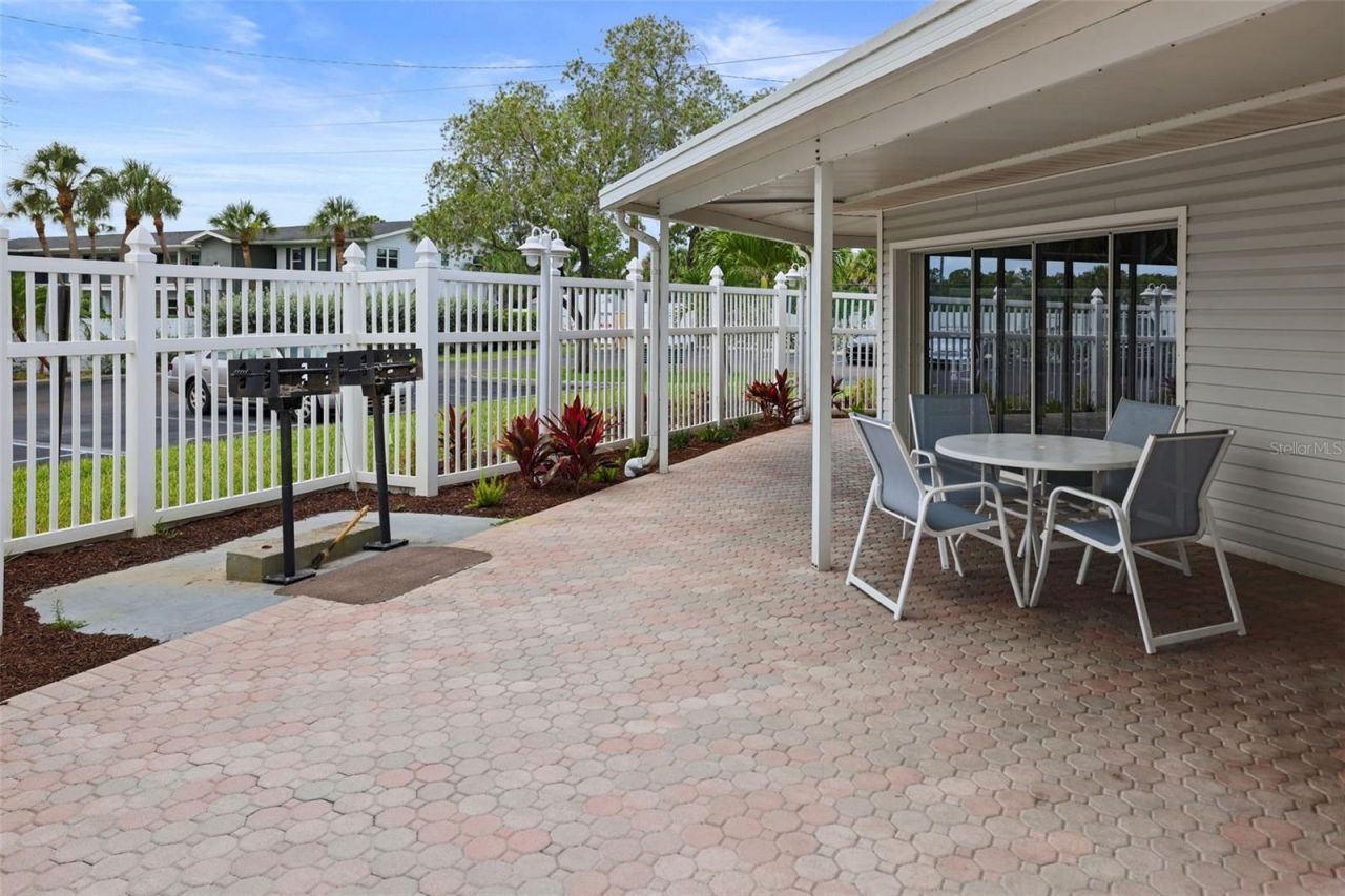 6826 Stones Throw Circle N, Unit 11107, Saint Petersburg, FL 33710 Photo
