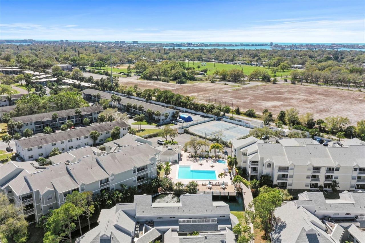 6826 Stones Throw Circle N, Unit 11107, Saint Petersburg, FL 33710 Photo
