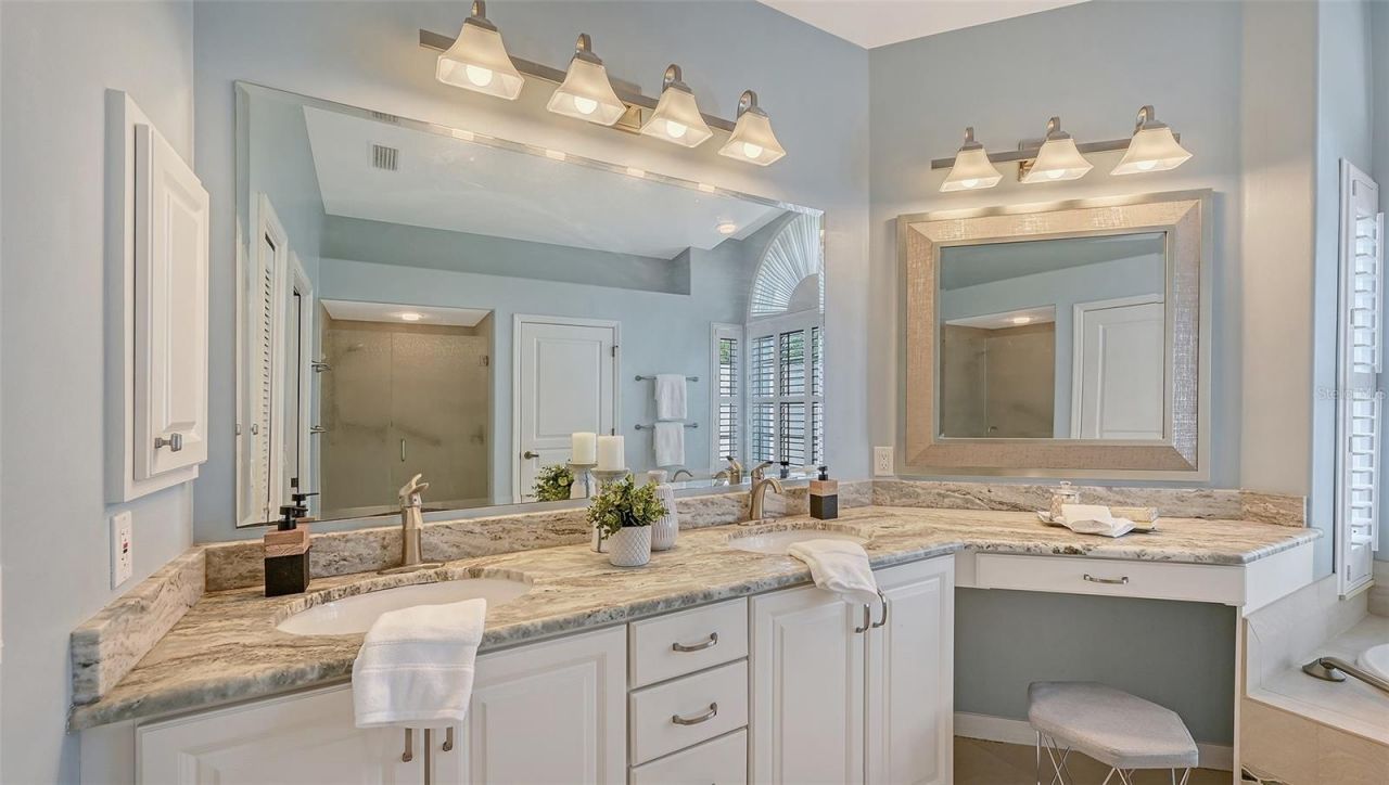 5515 Downham Meadows, Sarasota, FL 34235 Photo