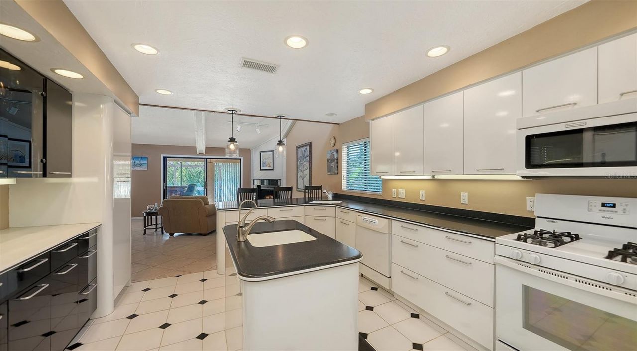 3131 Bayou Sound, Longboat Key, FL 34228 Photo