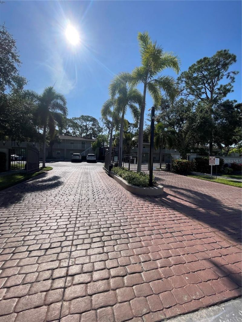 918 La Costa Circle, Unit 3, Sarasota, FL 34237 Photo