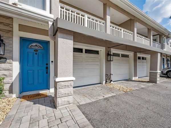 4811 BAYSHORE BOULEVARD , Unit 203, TAMPA, FL 33611