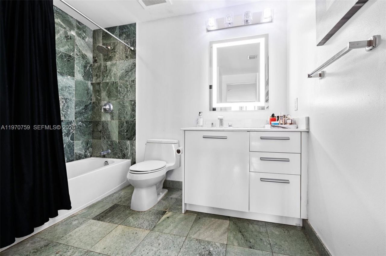 1050 Brickell Ave, Unit 1014, Miami, FL 33131 Photo