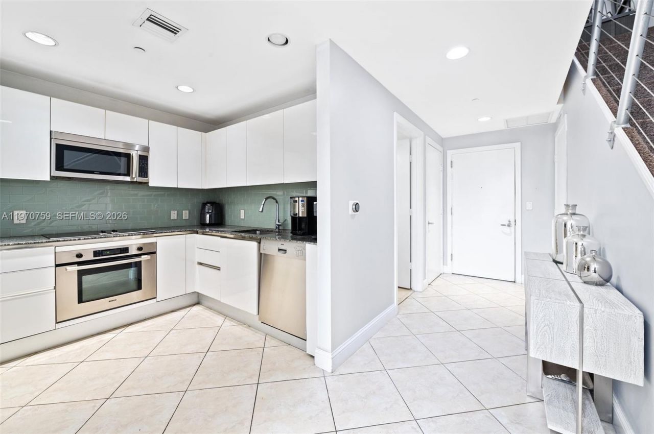 1050 Brickell Ave, Unit 1014, Miami, FL 33131 Photo