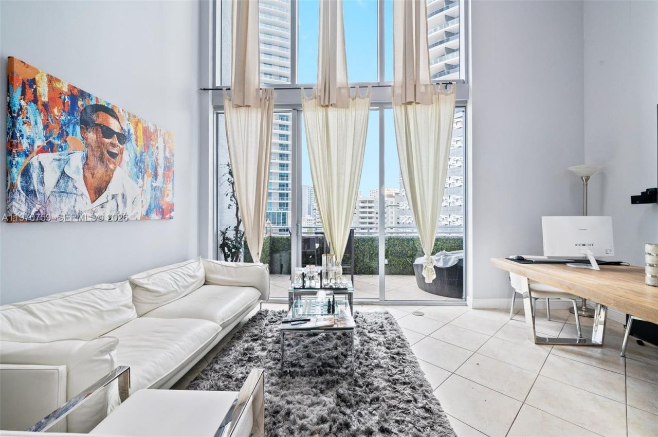 1050 Brickell Ave, Unit 1014, Miami, FL 33131 Photo