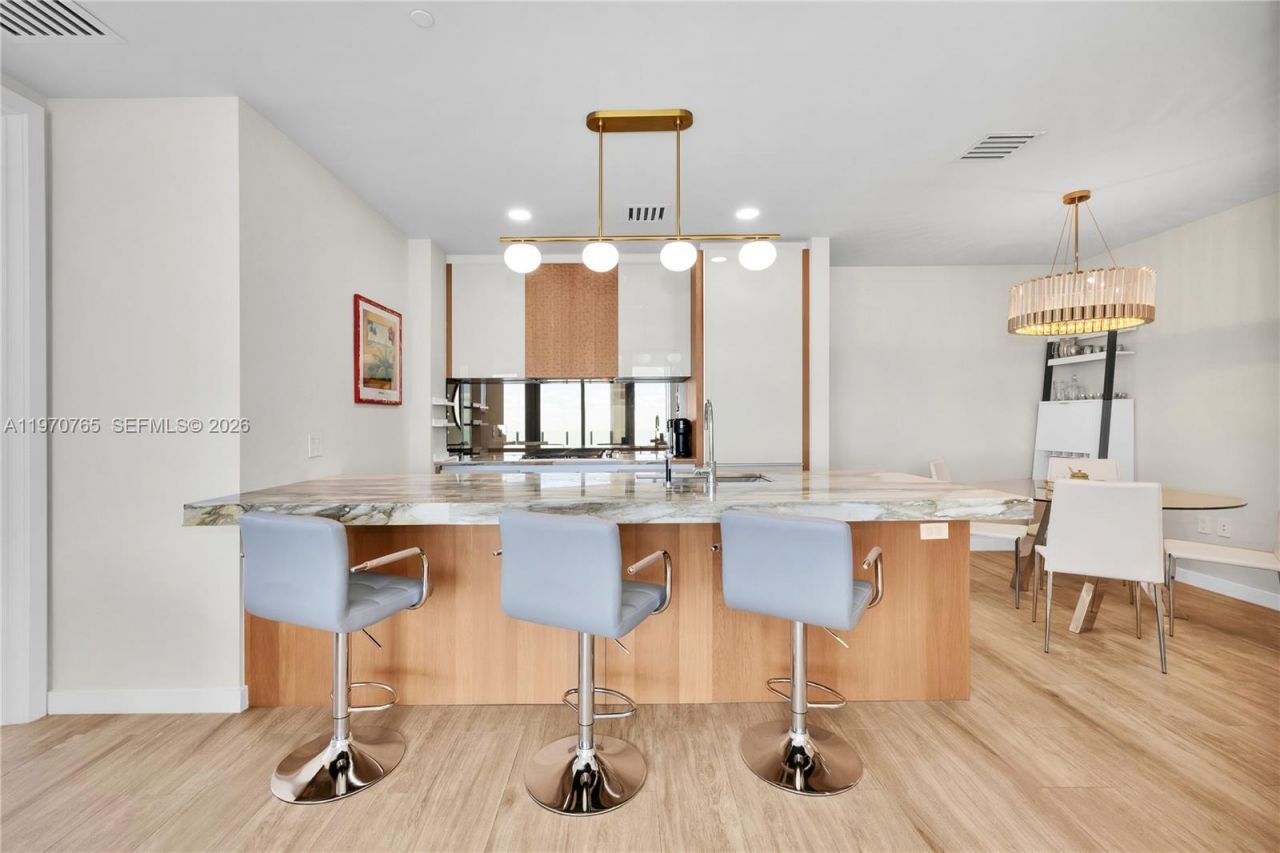 2831 S Bayshore Dr, Unit 2201, Miami, FL 33133 Photo