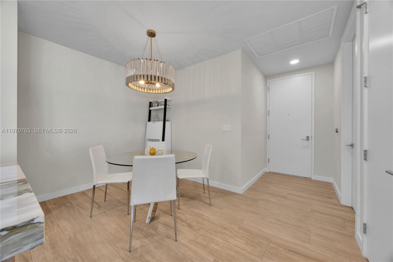 2831 S Bayshore Dr, Unit 2201, Miami, FL 33133 Photo