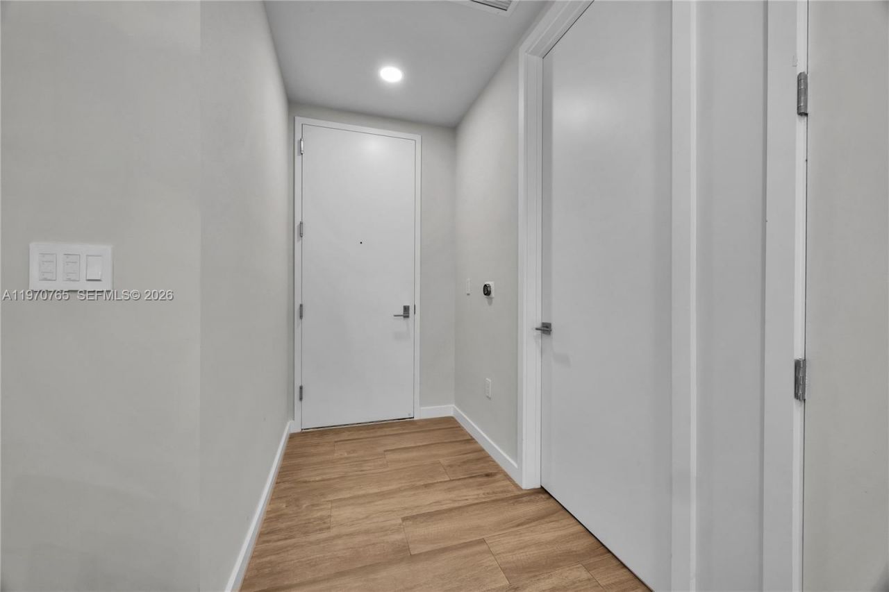 2831 S Bayshore Dr, Unit 2201, Miami, FL 33133 Photo