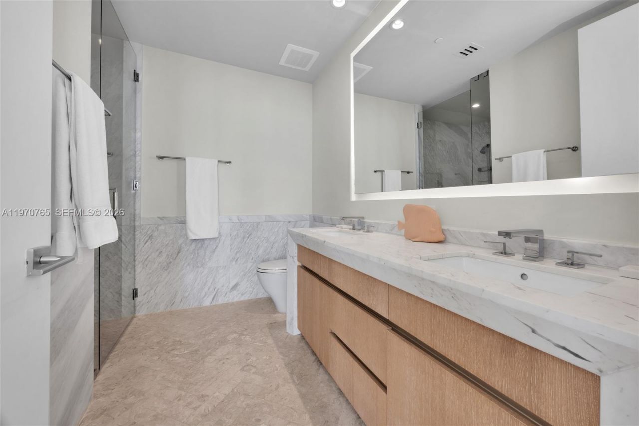 2831 S Bayshore Dr, Unit 2201, Miami, FL 33133 Photo