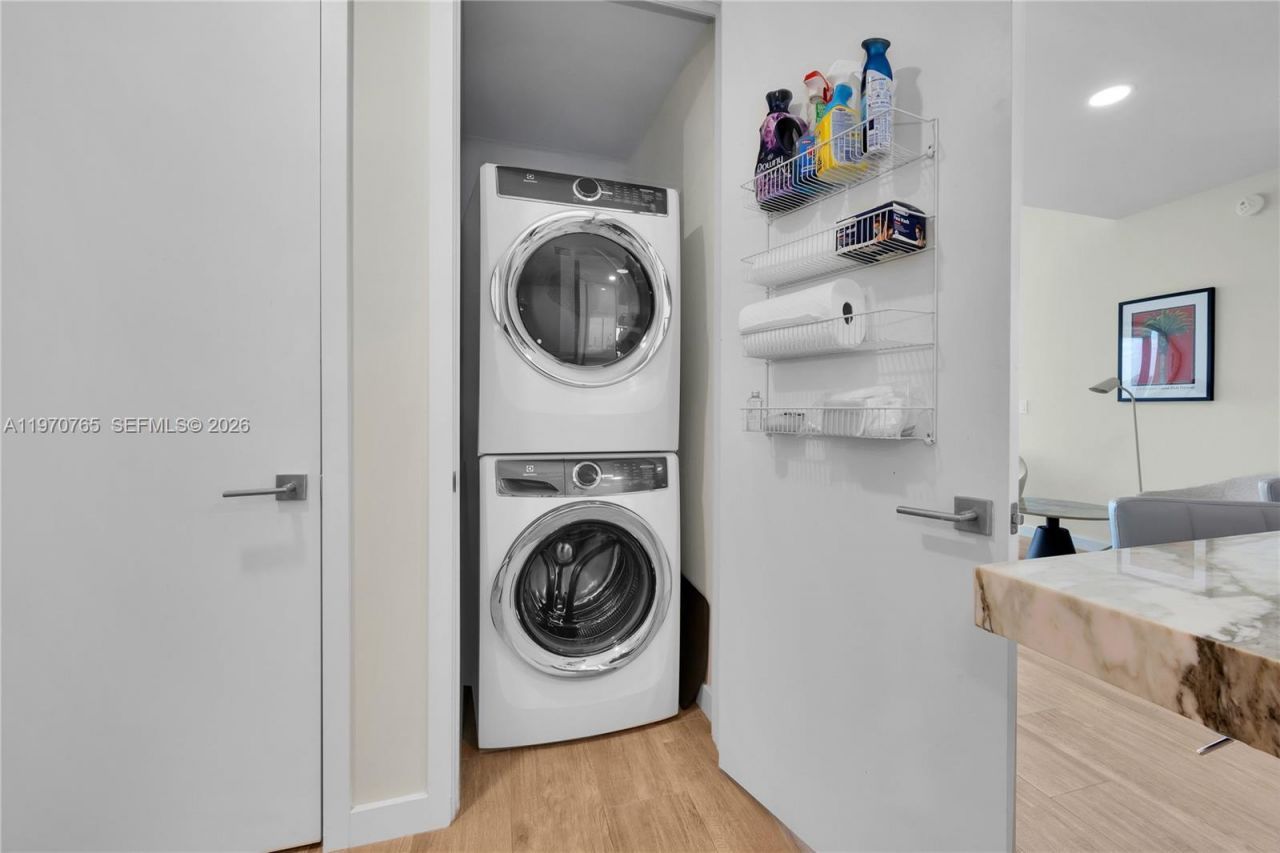 2831 S Bayshore Dr, Unit 2201, Miami, FL 33133 Photo