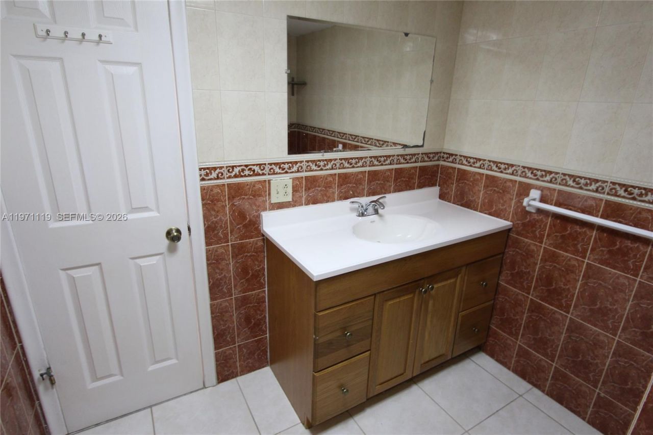 10000 NW 80th Ct, Unit 2559, Hialeah Gardens, FL 33016 Photo