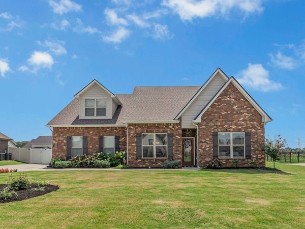 1724 Day Flower Dr, Murfreesboro, TN 37130