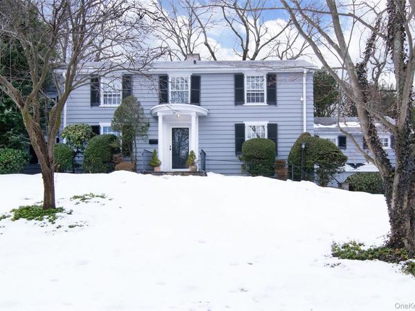 21 Edgewood Lane, Bronxville, NY 10708