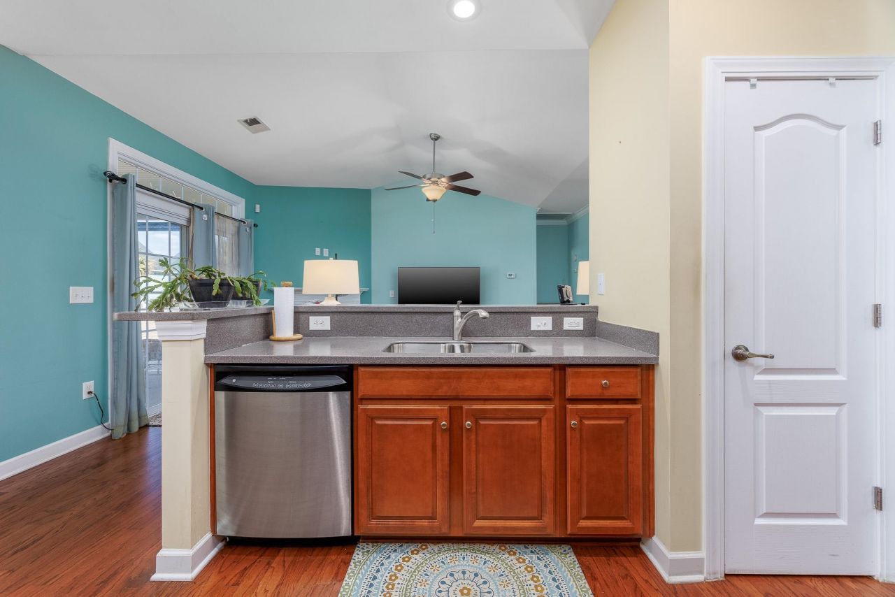 1604 Legends Ave.  Photo 10