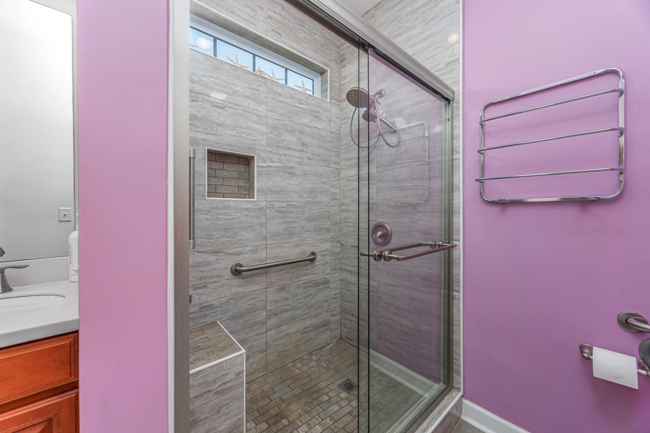 1604 Legends Ave.  Photo 17