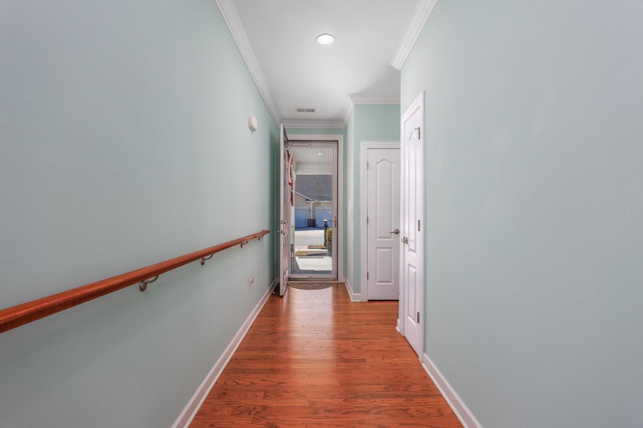 1604 Legends Ave.  Photo 18