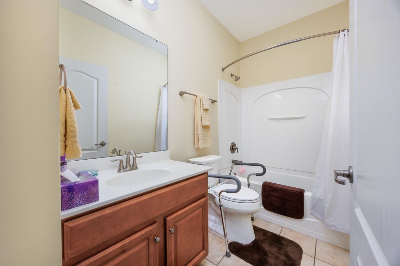 1604 Legends Ave.  Photo 20