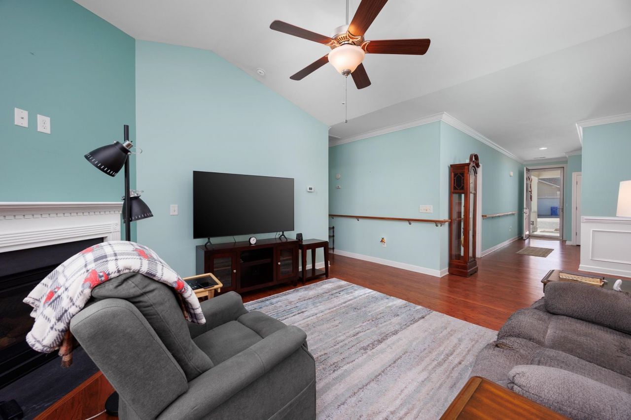 1604 Legends Ave.  Photo 5