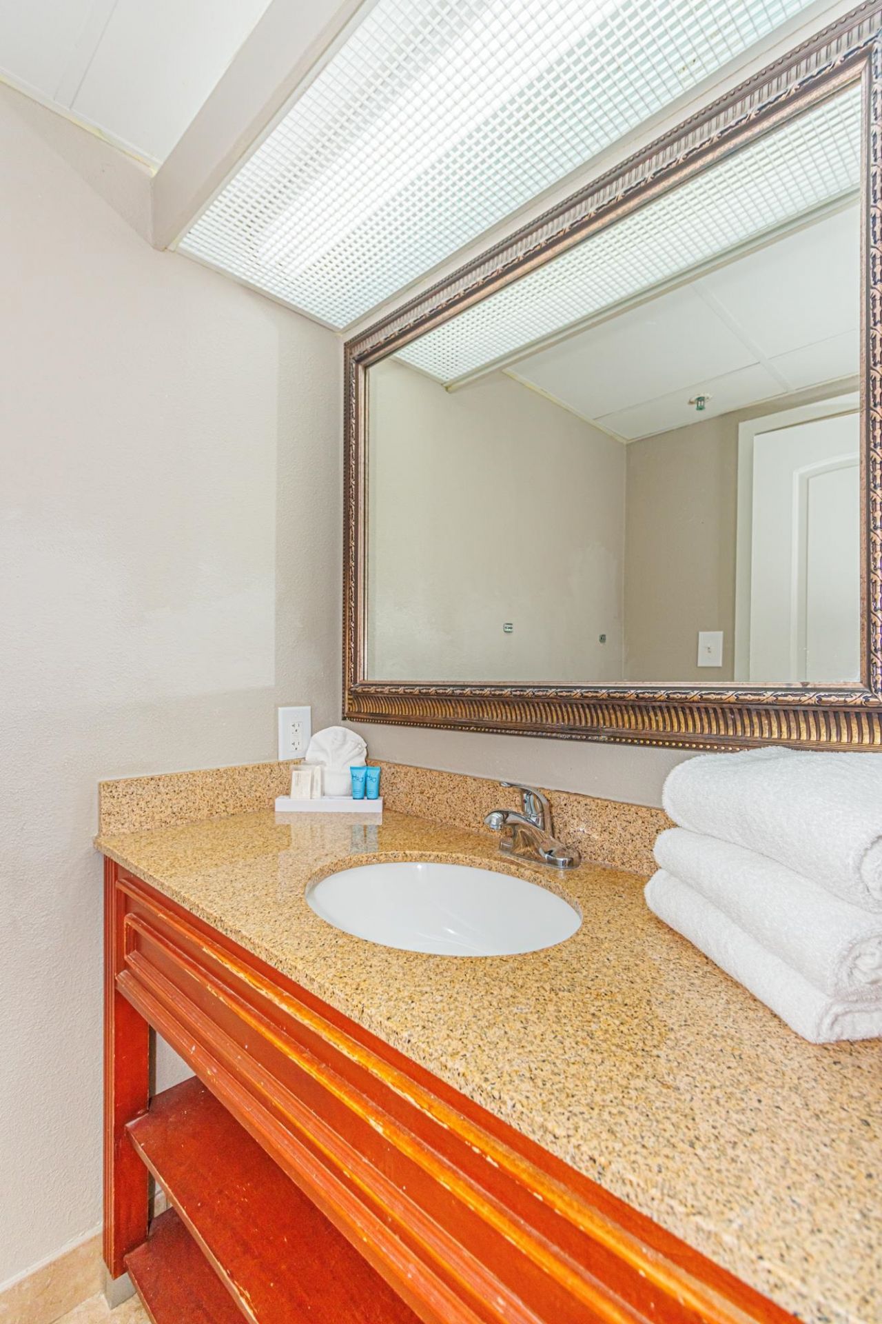 6804 N Ocean Blvd. N  Photo 24