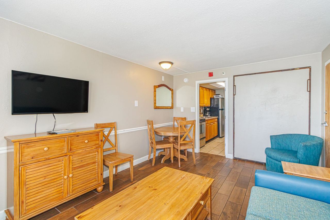 6804 N Ocean Blvd. N  Photo 9