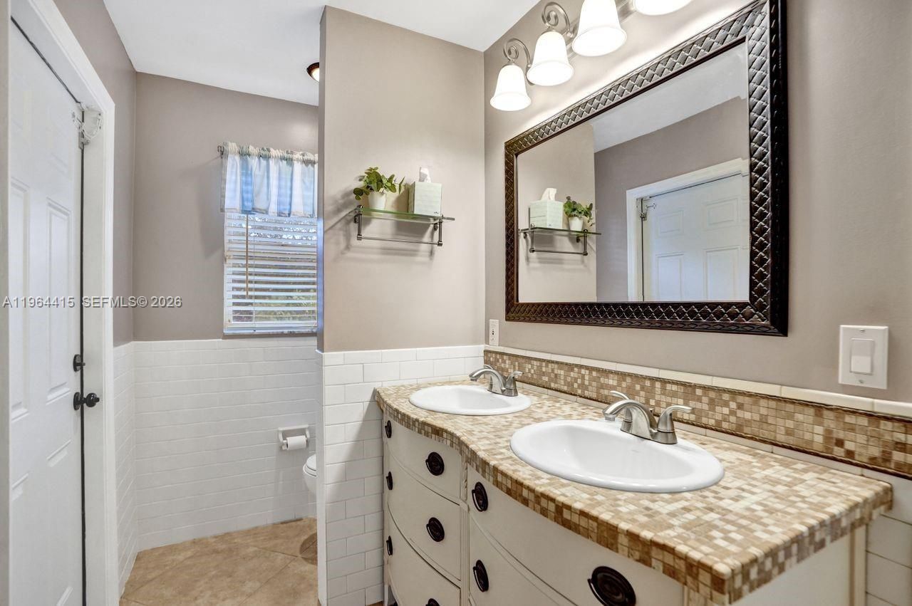 1614 Eastlake Way, Weston, FL 33326 Photo