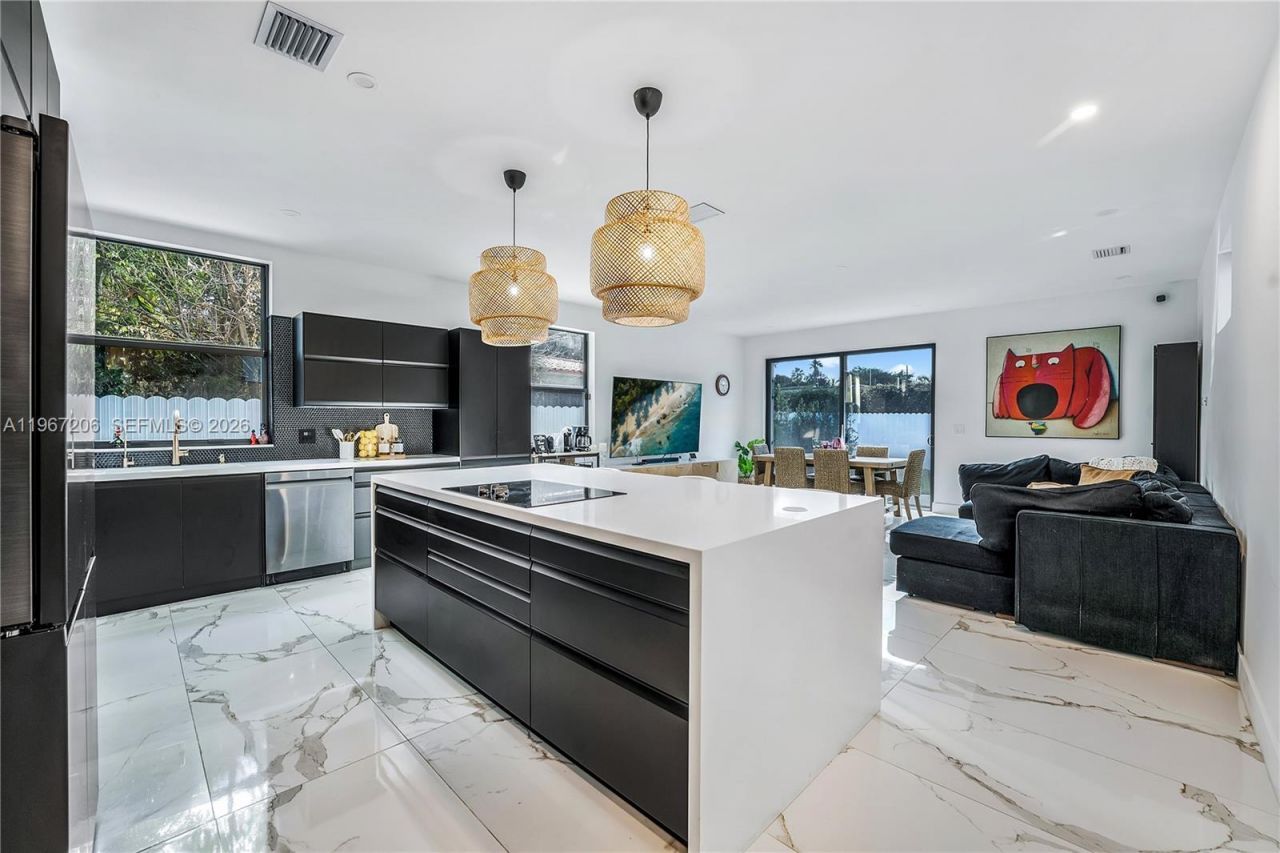 2320 SW 14th St, Miami, FL 33145 Photo