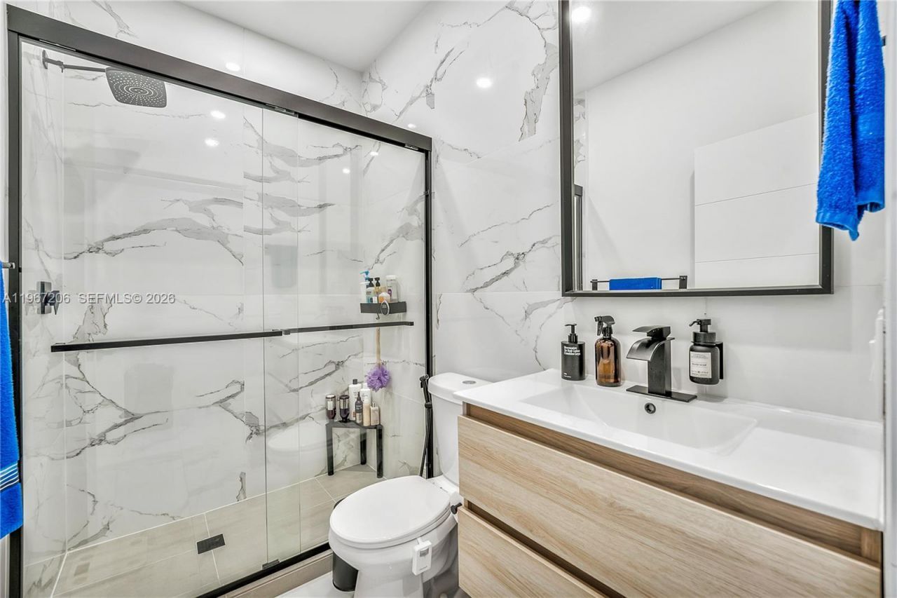 2320 SW 14th St, Miami, FL 33145 Photo