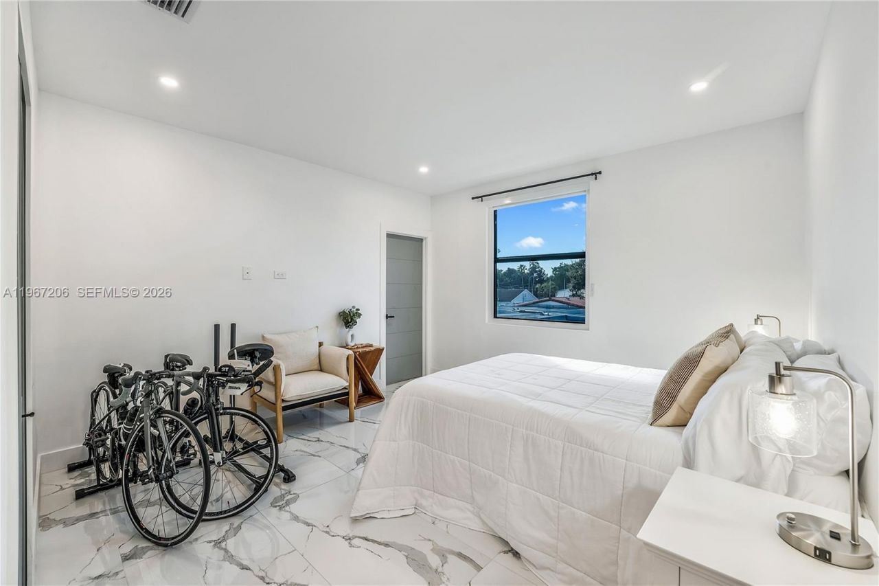 2320 SW 14th St, Miami, FL 33145 Photo