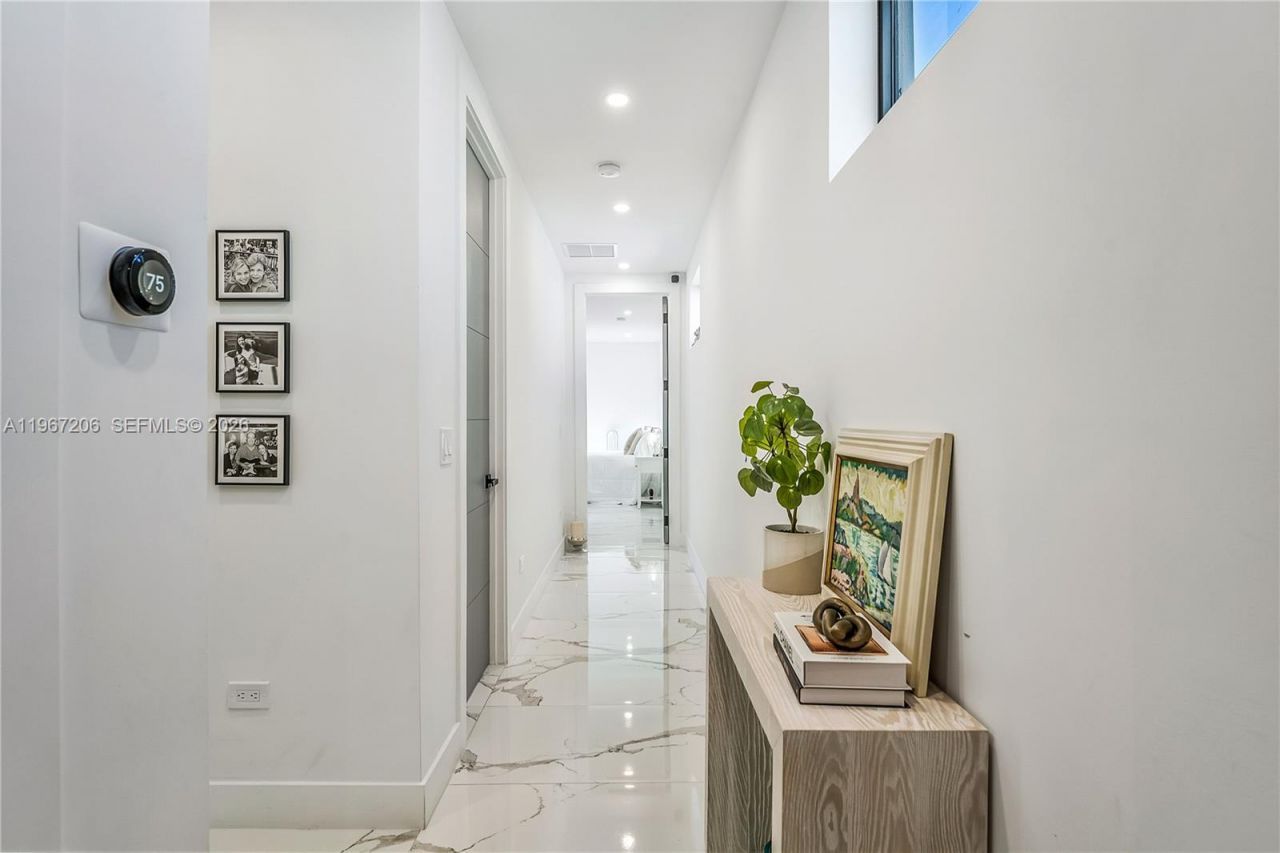 2320 SW 14th St, Miami, FL 33145 Photo