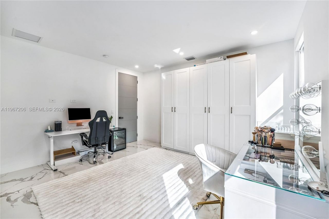 2320 SW 14th St, Miami, FL 33145 Photo