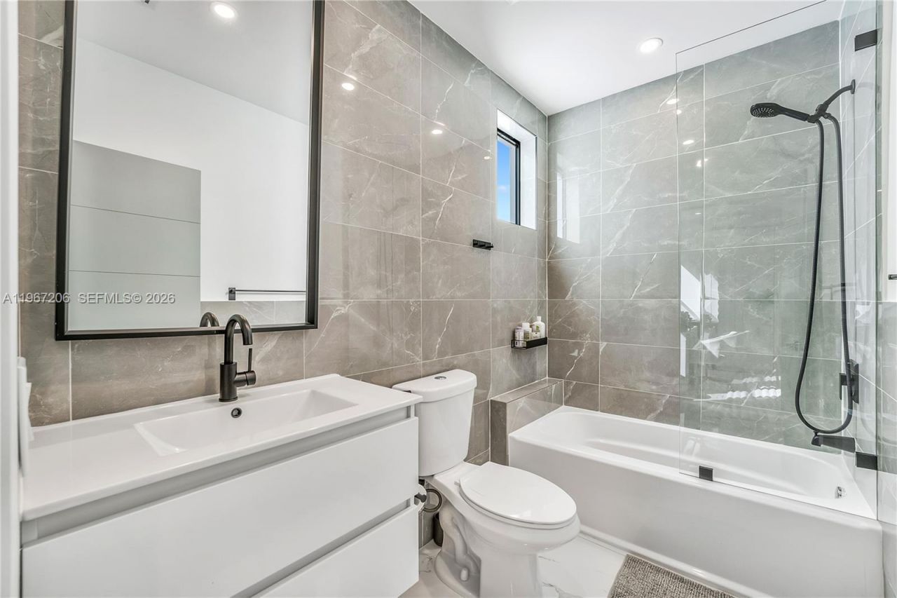 2320 SW 14th St, Miami, FL 33145 Photo