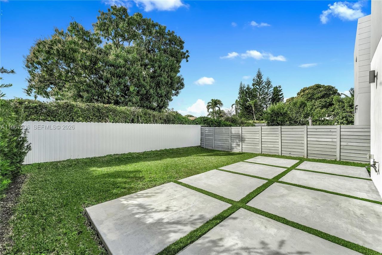 2320 SW 14th St, Miami, FL 33145 Photo