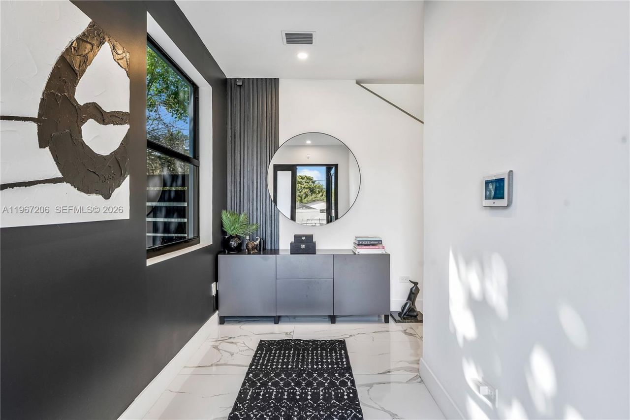 2320 SW 14th St, Miami, FL 33145 Photo