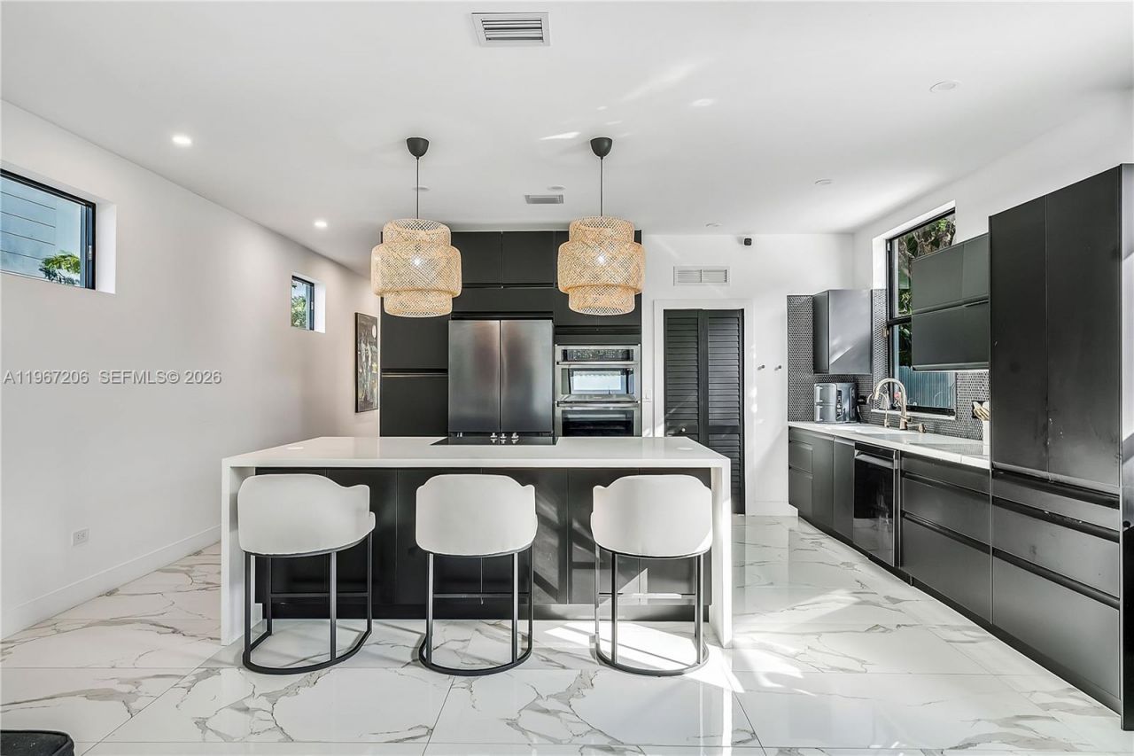 2320 SW 14th St, Miami, FL 33145 Photo