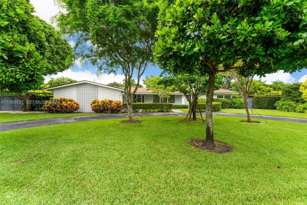 7451 SW 133rd St, Pinecrest, FL 33156 Photo