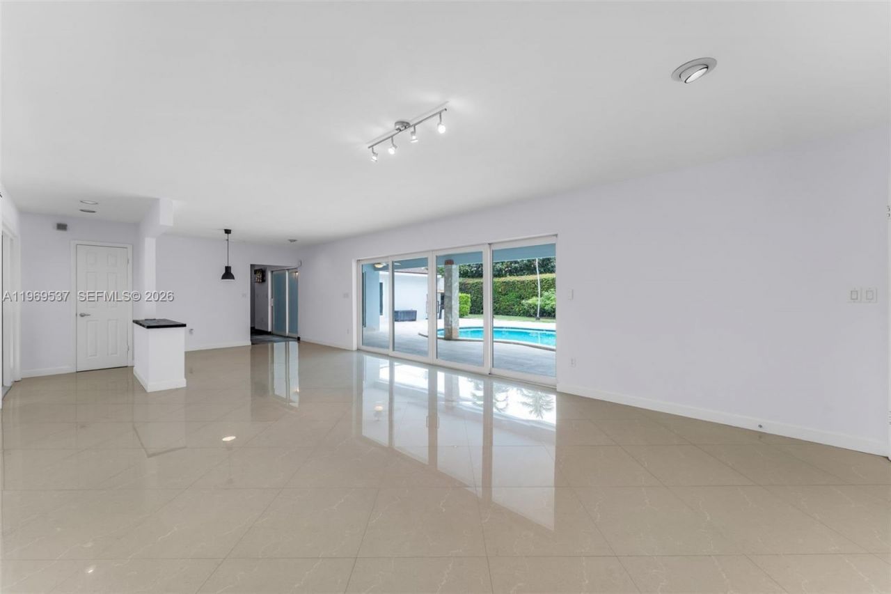 7451 SW 133rd St, Pinecrest, FL 33156 Photo