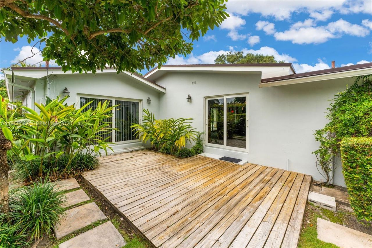 7451 SW 133rd St, Pinecrest, FL 33156 Photo