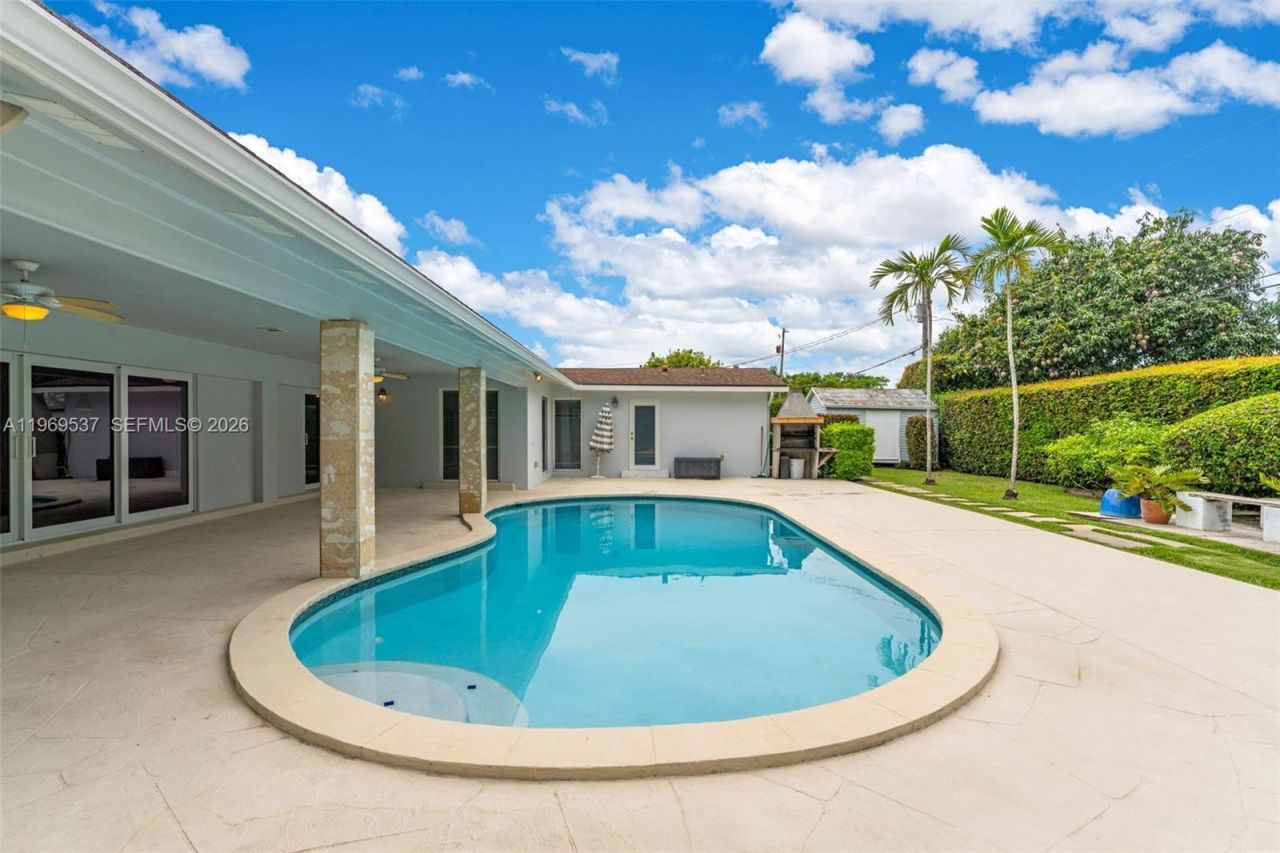 7451 SW 133rd St, Pinecrest, FL 33156 Photo