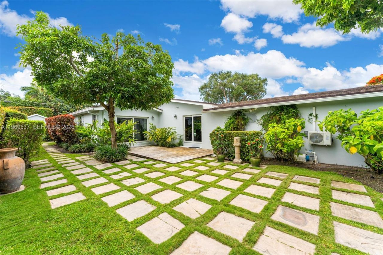 7451 SW 133rd St, Pinecrest, FL 33156 Photo