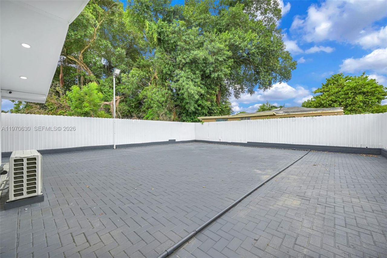 4430 NW 23rd Ave , Miami, FL 33142 Photo