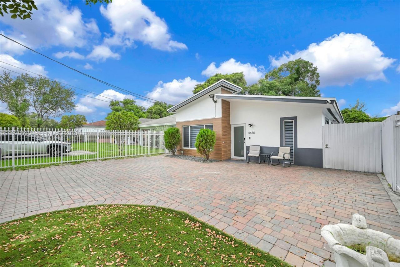 4430 NW 23rd Ave , Miami, FL 33142 Photo