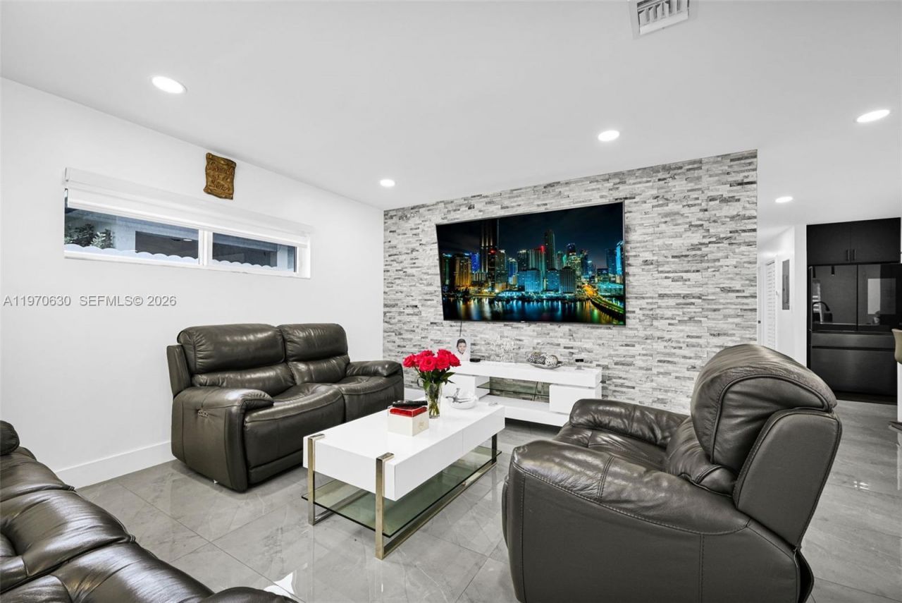 4430 NW 23rd Ave , Miami, FL 33142 Photo